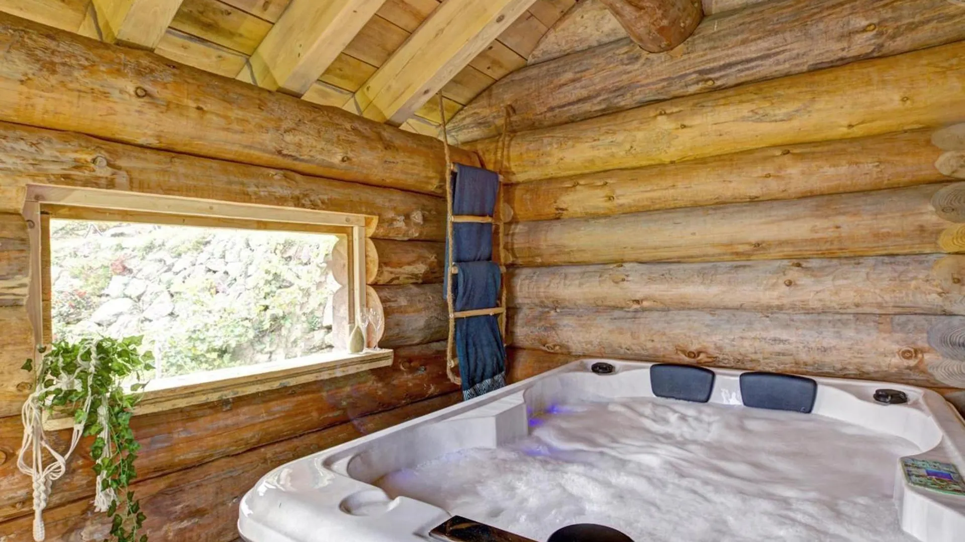 Gite De Charme Avec Poele A Bois, Billard Et Terrasse Dans Les Monts Du Forez - Fr-1-496-313 Saint-Jean-Soleymieux